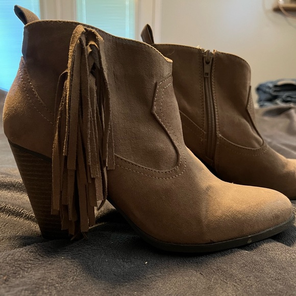 Qupid Suede Ankle Booties - Picture 3 of 5